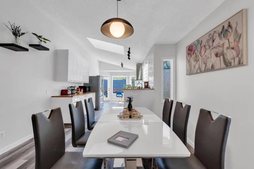 Modernoasis With Ac&Movieroom Close To Downtown15' Banff 60' 卡加利 外观 照片