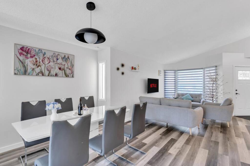 Modernoasis With Ac&Movieroom Close To Downtown15' Banff 60' 卡加利 外观 照片