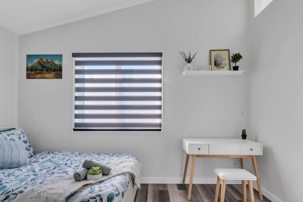 Modernoasis With Ac&Movieroom Close To Downtown15' Banff 60' 卡加利 外观 照片