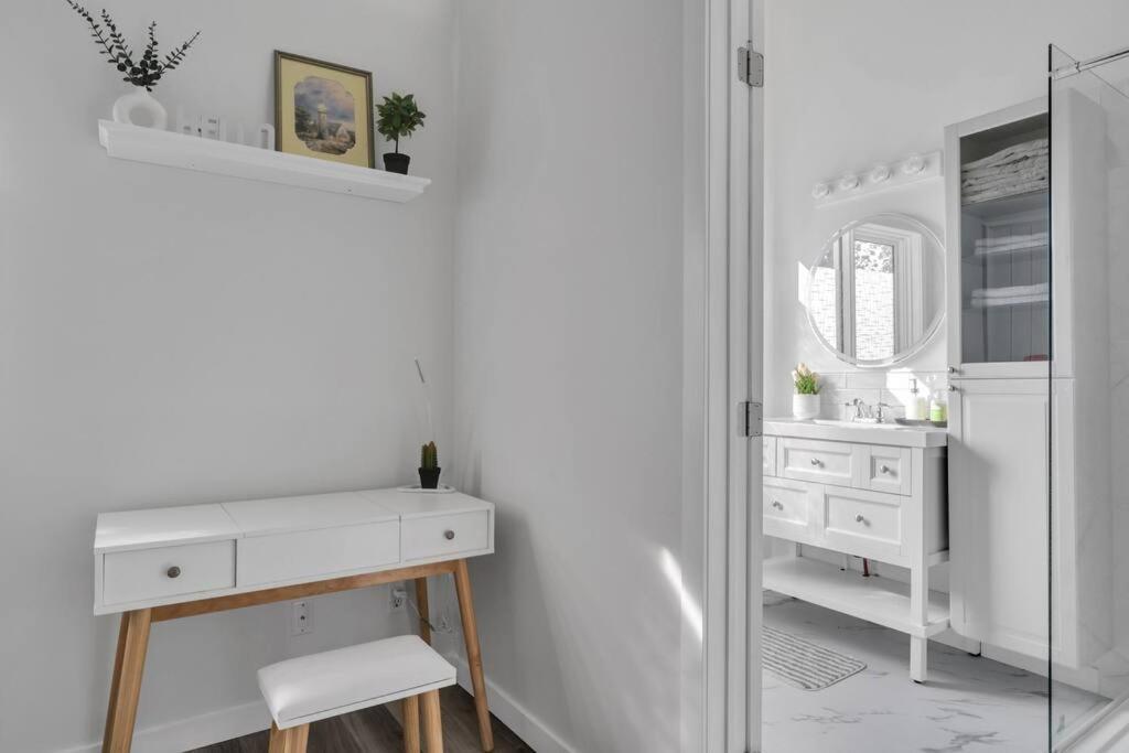 Modernoasis With Ac&Movieroom Close To Downtown15' Banff 60' 卡加利 外观 照片