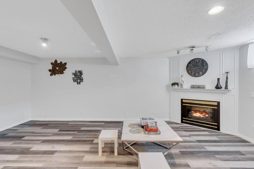 Modernoasis With Ac&Movieroom Close To Downtown15' Banff 60' 卡加利 外观 照片
